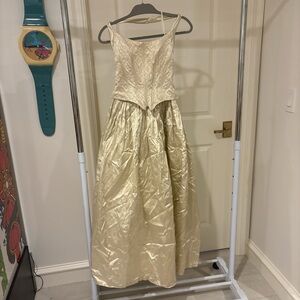 Elegant Cream Gunne Sax Gown